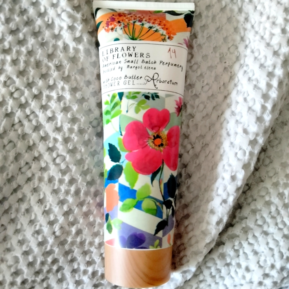 Library of Flowers Shower Gel 💜💜